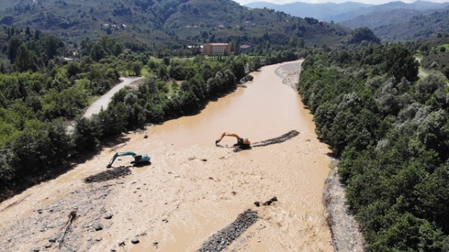 Yağlıdere'de köylere ulaşılmaya çalışılıyor 9