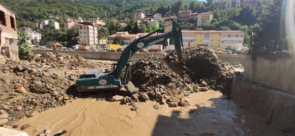 Giresun'daki sel felaketinin etkileri görüntülendi 7