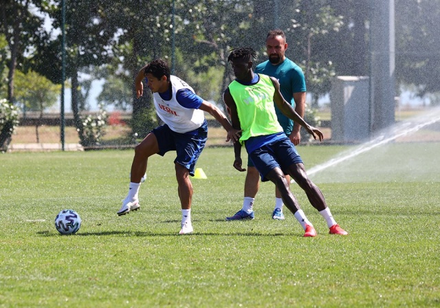 Trabzonspor'da hazırlıklar devam ediyor! Yıldız isim geri döndü 7