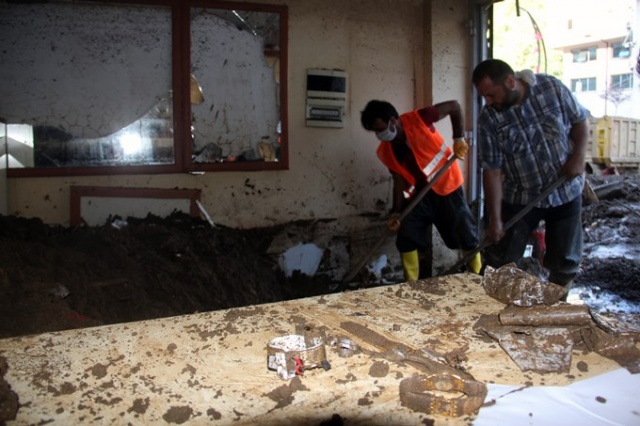 Kimisi altınlarının kimisi de alacaklarının peşinde 3