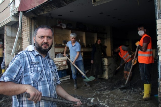 Kimisi altınlarının kimisi de alacaklarının peşinde 4