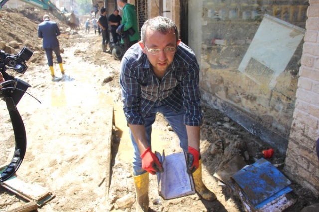 Kimisi altınlarının kimisi de alacaklarının peşinde 5