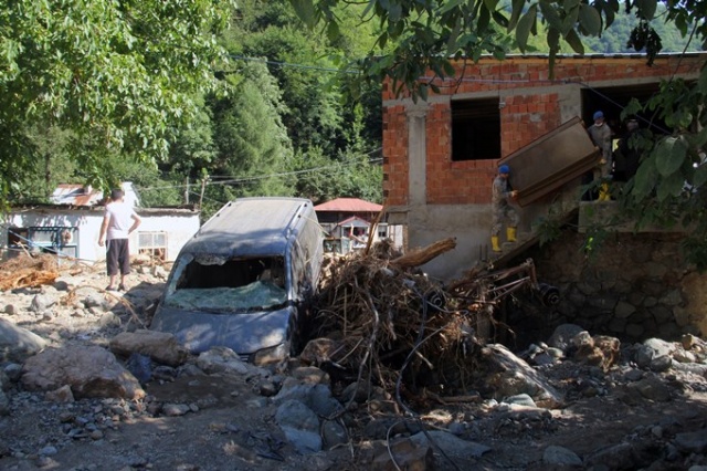 Seli yaşayan köylüler o korku dolu anları anlattılar 6
