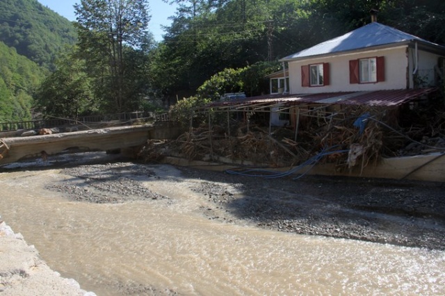 Seli yaşayan köylüler o korku dolu anları anlattılar 3