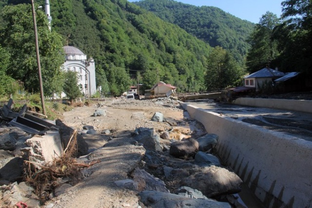 Seli yaşayan köylüler o korku dolu anları anlattılar 4