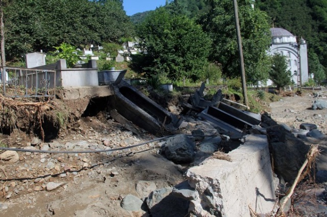 Seli yaşayan köylüler o korku dolu anları anlattılar 7