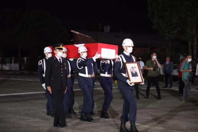 Giresun şehidi Uzman Çavuş Aykut Variyenli memleketine uğurlandı 17