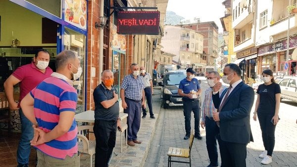 Trabzon’da 18 ilçede eş zamanlı Koronavirüs denetimi 54