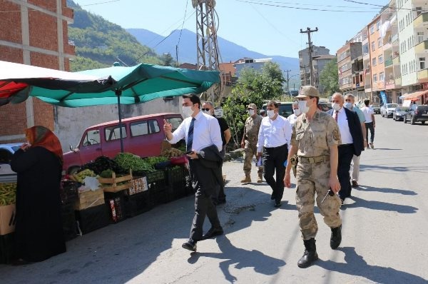 Trabzon’da 18 ilçede eş zamanlı Koronavirüs denetimi 71