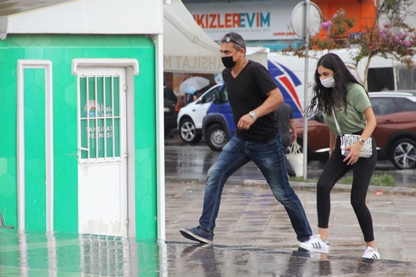 Samsun'da ani sağanak hazırlıksız yakaladı 8