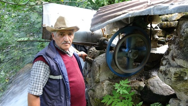 İlkokul mezunu tır şoförü yaptıkları ile mühendisleri aratmıyor 6