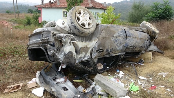 Samsun'da izin dönüşü kaza! 35 metre takla attı 7