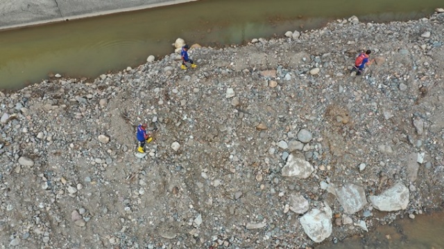 Selde kaybolan 4 kişiyi arama çalışmaları devam ediyor 2