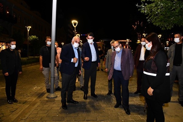 Bakan Kurum Meydan Parkı'nı inceledi 5