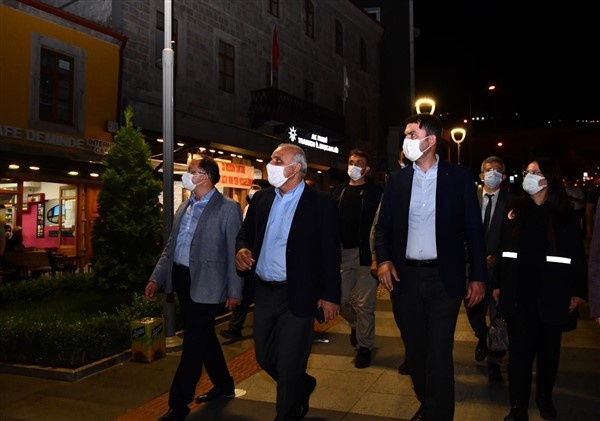 Bakan Kurum Meydan Parkı'nı inceledi 12