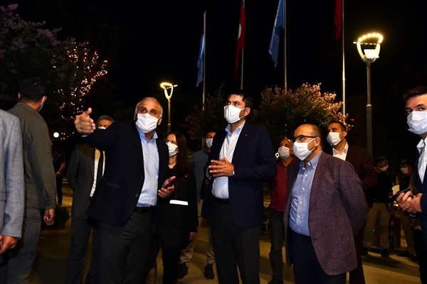 Bakan Kurum Meydan Parkı'nı inceledi 10