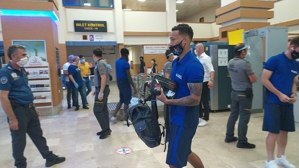 Trabzonspor, Denizlispor Maçı İçin Eksik Kadroyla Denizli’ye Gitti 7