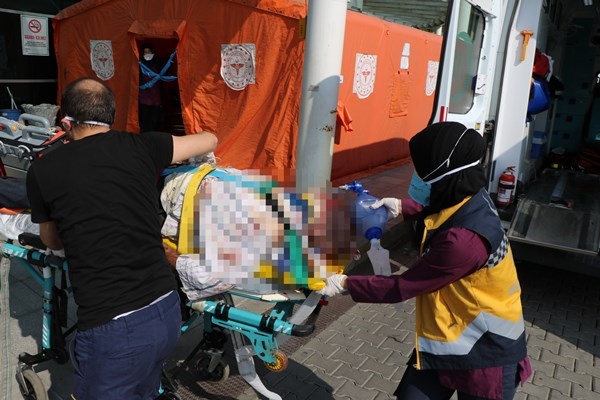 Trabzon plakalı kamyonun çarptığı bisiklet sürücüsü hayatını kaybetti 3