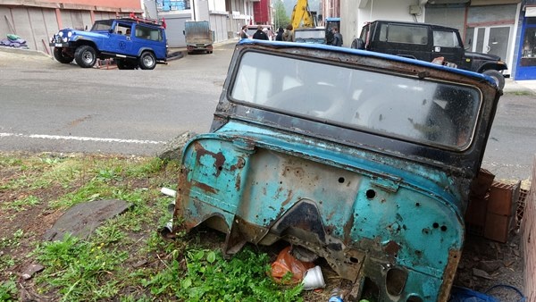 70 yıllık cipler, Karadeniz'in zorlu yollarını aşıyor 10