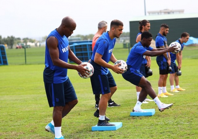 Trabzonspor'da neşeli antrenman 12