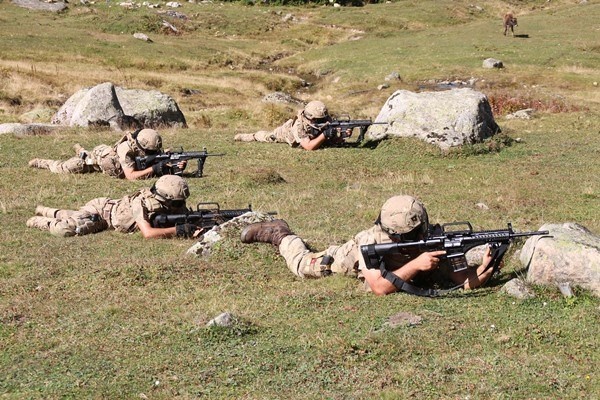 Komando timlerinden Karadeniz'de sıkı güvenlik 15