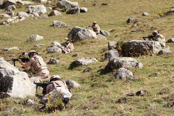 Komando timlerinden Karadeniz'de sıkı güvenlik 13