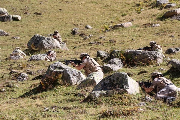 Komando timlerinden Karadeniz'de sıkı güvenlik 16