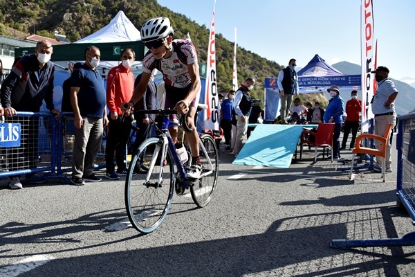 Türkiye Yol Bisikleti Yarışları tarihi İpek Yolu'nda başladı 13