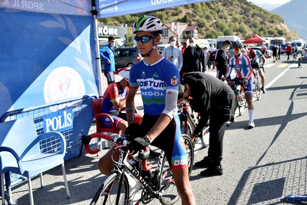 Türkiye Yol Bisikleti Yarışları tarihi İpek Yolu'nda başladı 17