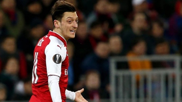 Mesut Özil istenmeyen adam oldu 2