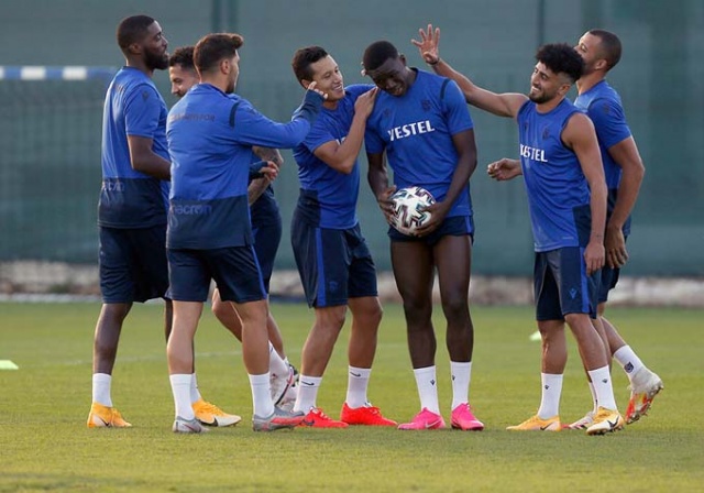 Trabzonspor Başakşehir maçı hazırlıklarına başladı 8
