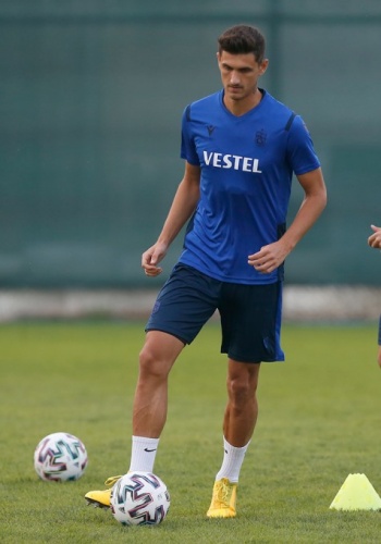 Trabzonspor Başakşehir'e bileniyor 14