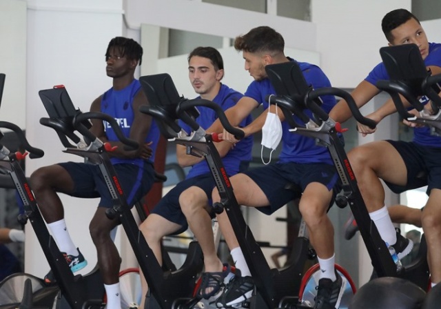 Trabzonspor'da Teknik Direktör Eddie Newton Fenerbahçe hazırlıklarına başladı 8