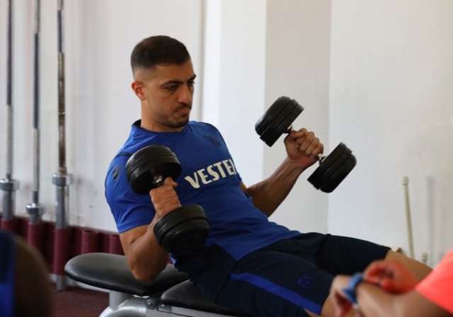 Trabzonspor'da Teknik Direktör Eddie Newton Fenerbahçe hazırlıklarına başladı 2