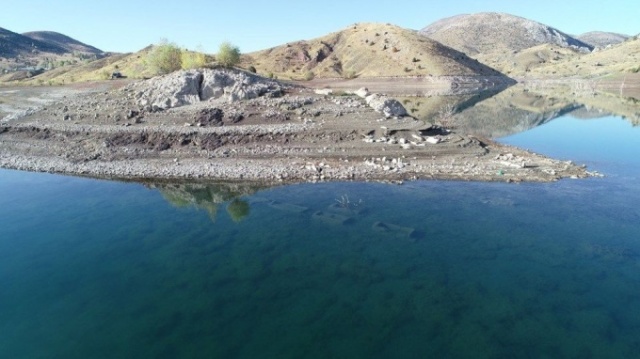 Sular çekilince insan kemikleri ortaya çıktı! 4