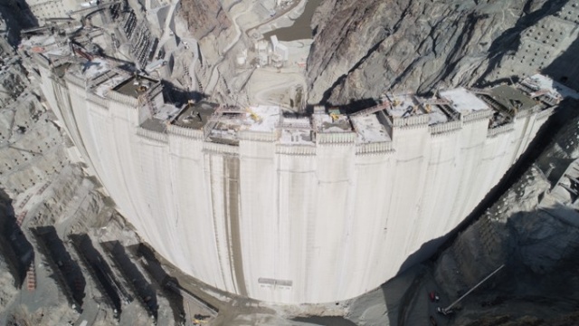 Dev projede jeneratörler takılmaya başladı 16