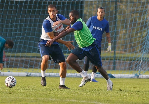 Trabzonspor'da Kasımpaşa maçı hazırlıkları sürüyor 17