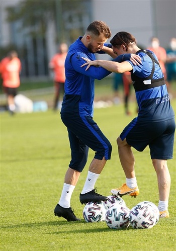 Trabzonspor'da Kasımpaşa maçı hazırlıkları sürüyor 19