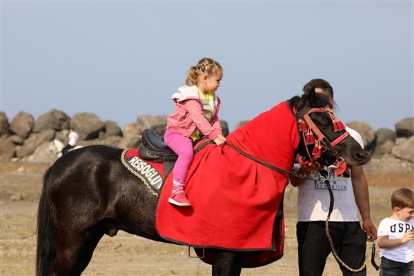Beşikdüzü'nde at yarışlı Cumhuriyet kutlaması 3