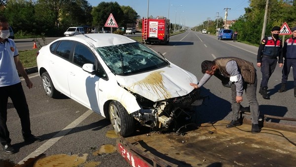 Karadeniz Sahil yolunda kaza! Parçalanan araçtan sağ çıktı 5