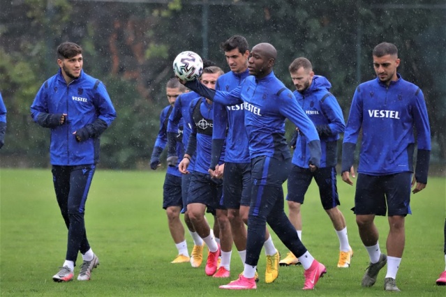 Trabzonspor Alanyaspor Hazırlıklarını Taktik Antrenmanla Sürdürdü 5
