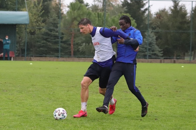 Trabzonspor Alanyaspor Hazırlıklarını Taktik Antrenmanla Sürdürdü 9
