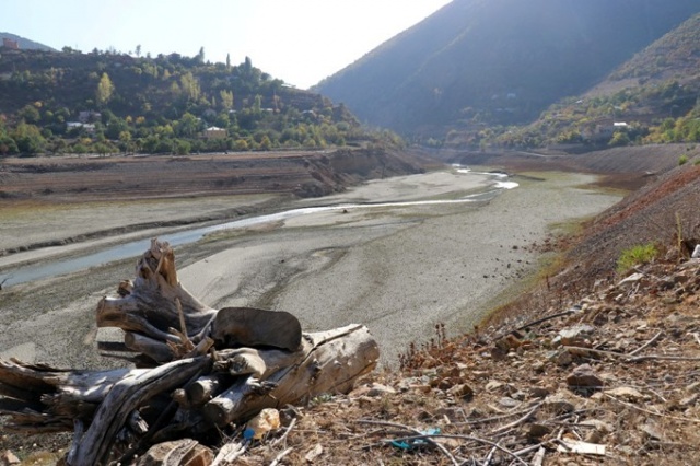 Göldeki kuraklık dikkat çekiyor 6