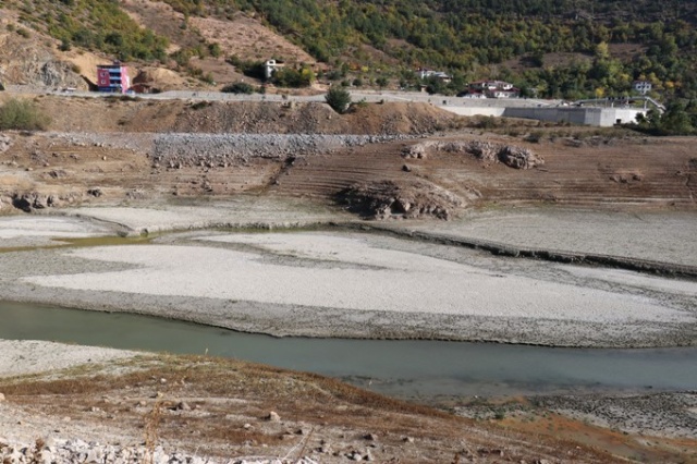 Göldeki kuraklık dikkat çekiyor 7
