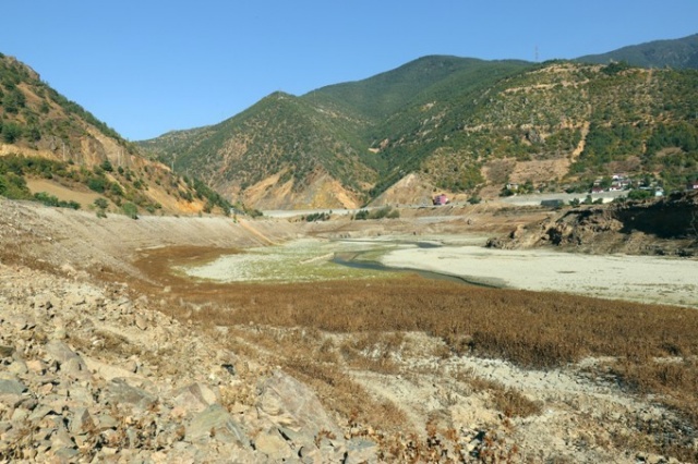 Göldeki kuraklık dikkat çekiyor 8