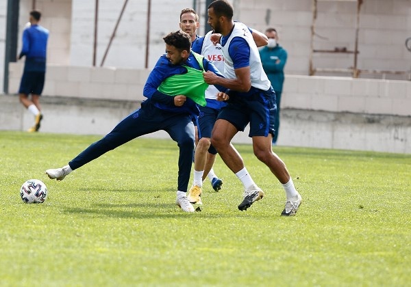 Trabzonspor Alanyaspor Hazırlıklarını Taktik Antrenmanla Sürdürdü 15