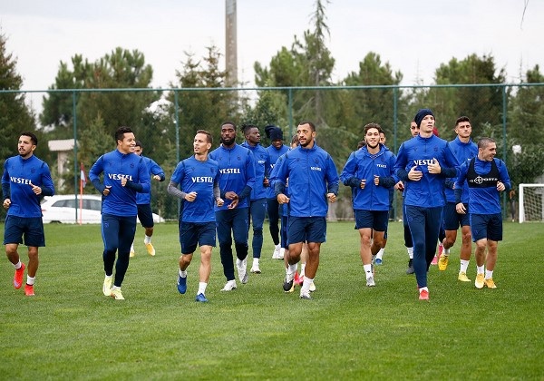 Trabzonspor Alanyaspor Hazırlıklarını Taktik Antrenmanla Sürdürdü 12