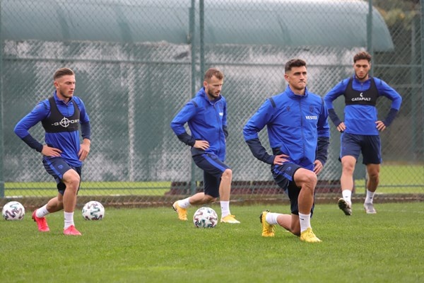 Trabzonspor Alanyaspor Hazırlıklarını Taktik Antrenmanla Sürdürdü 16