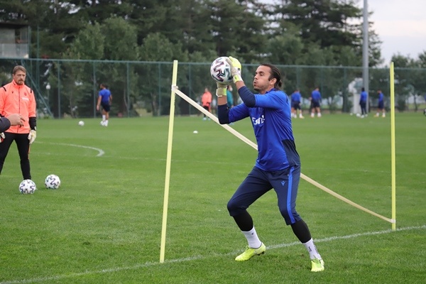 Trabzonspor Alanyaspor Hazırlıklarını Taktik Antrenmanla Sürdürdü 11