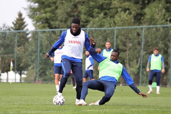 Trabzonspor Alanyaspor Hazırlıklarını Taktik Antrenmanla Sürdürdü 23